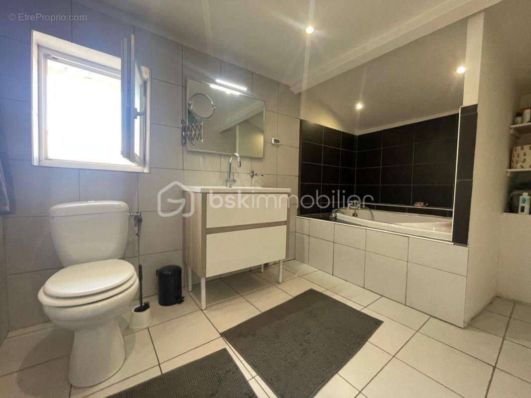 Maison à COLOMBIERS