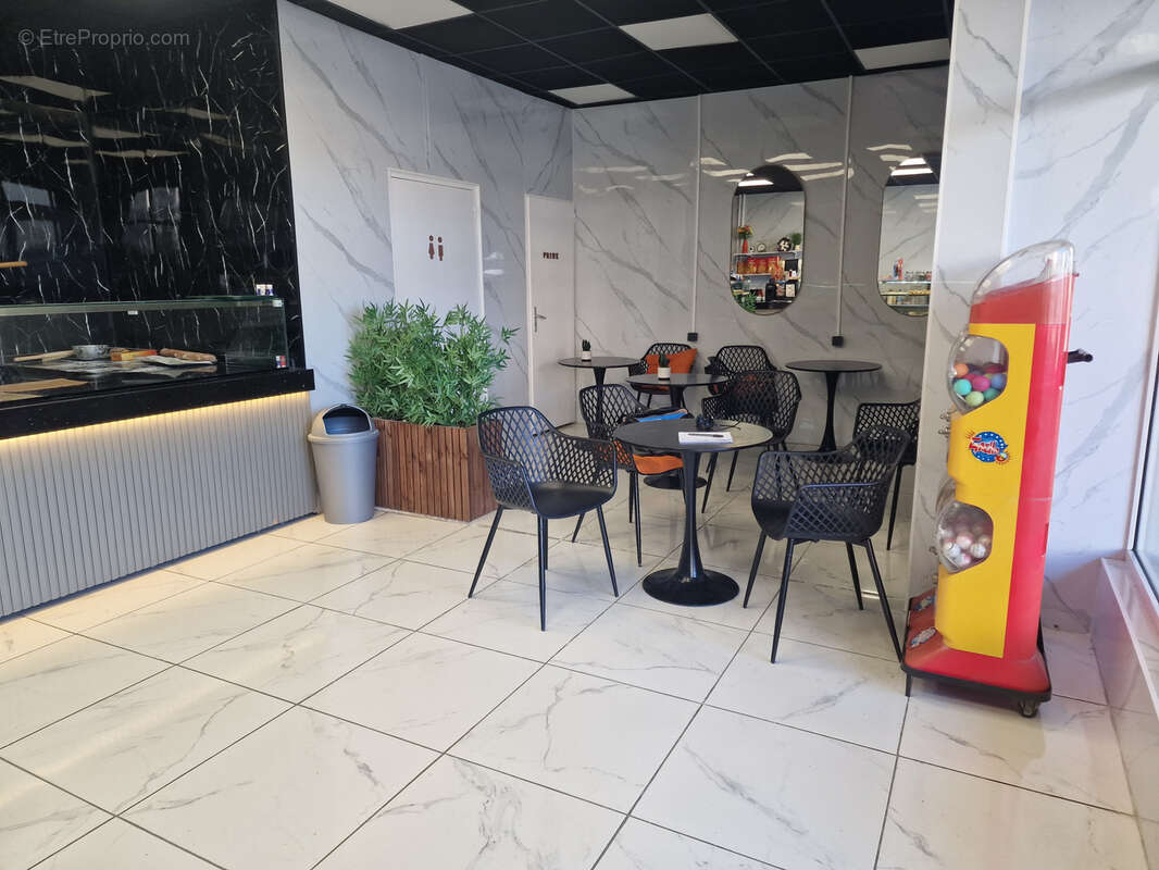 Commerce à VITROLLES