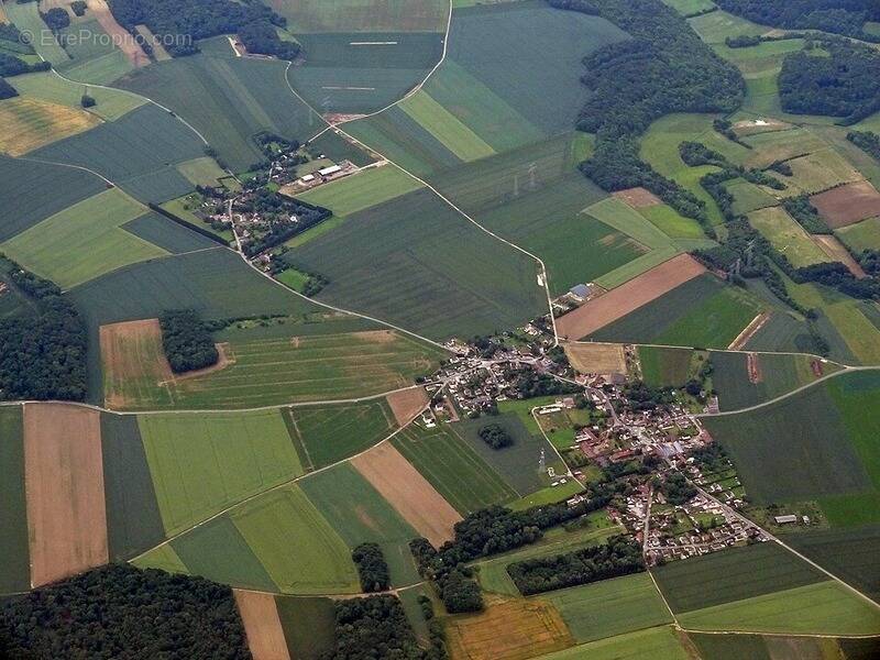 Terrain à ULLY-SAINT-GEORGES