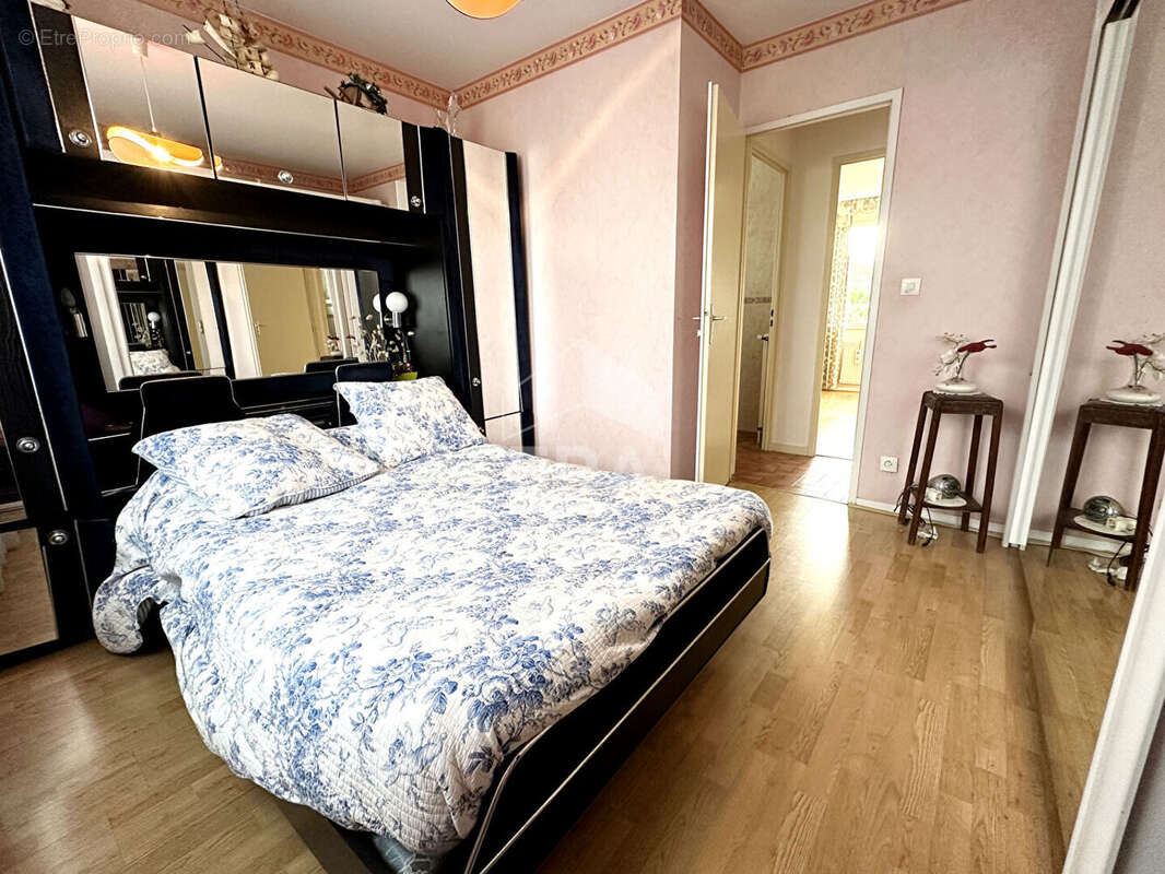 Maison à VILLENEUVE-LA-GUYARD