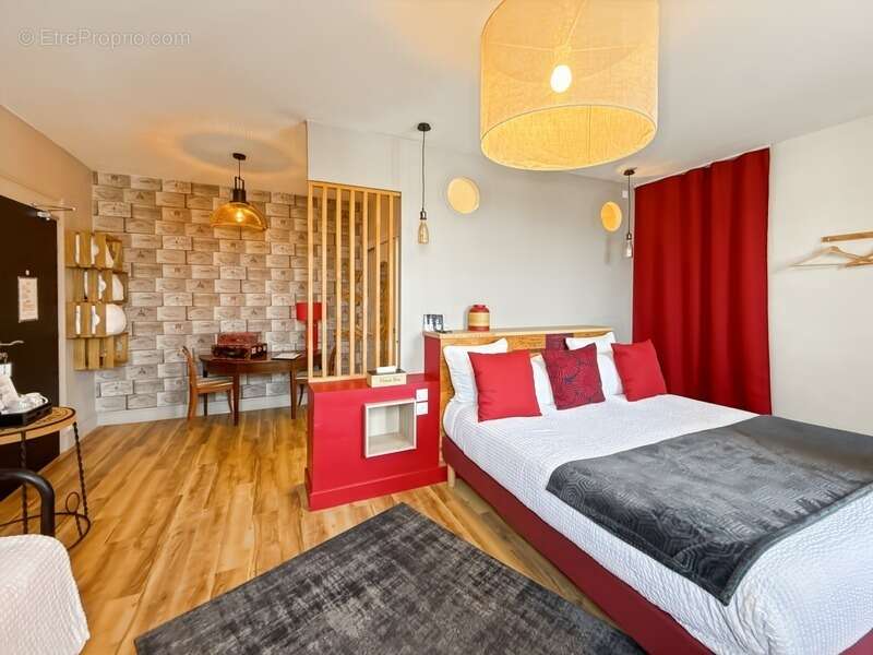 Maison à SAINT-SAUVEUR-D'AUNIS