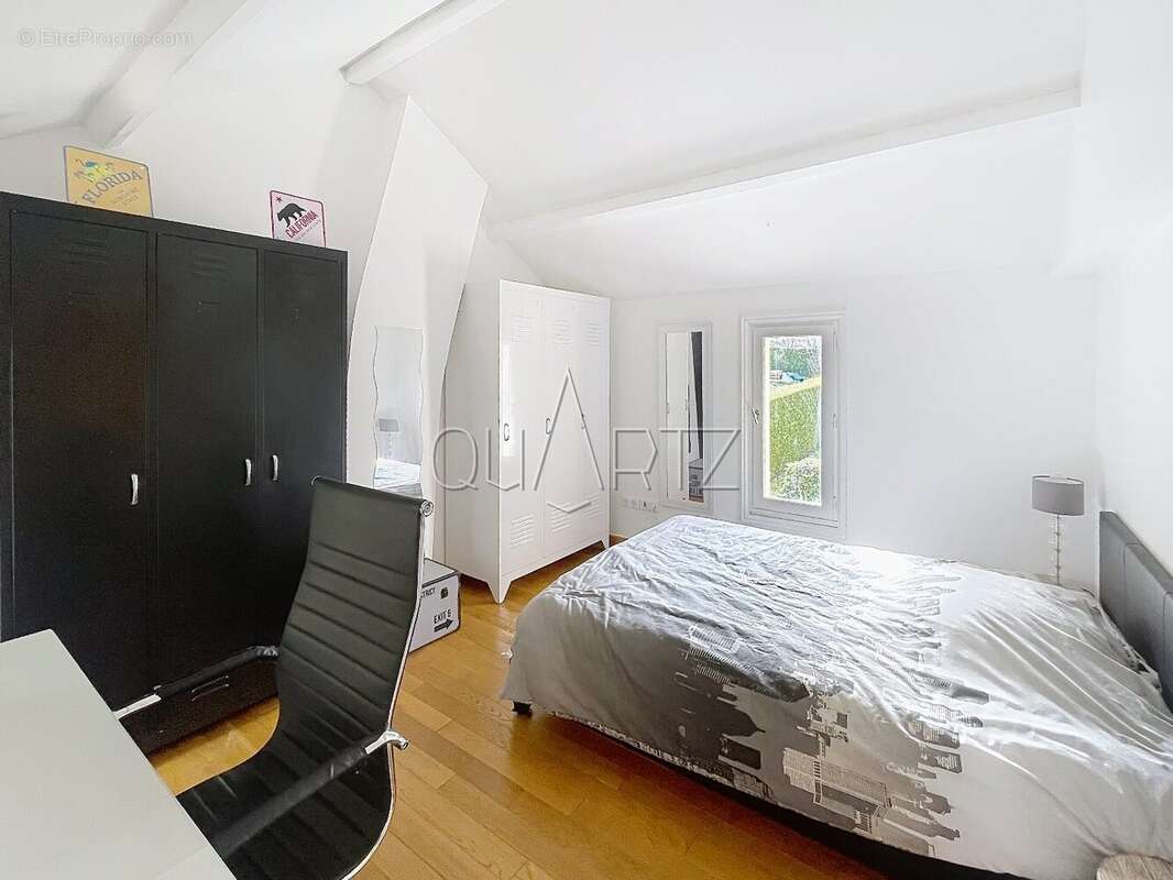 Maison d'architecte à Nesles-la-Vallée - photo 15