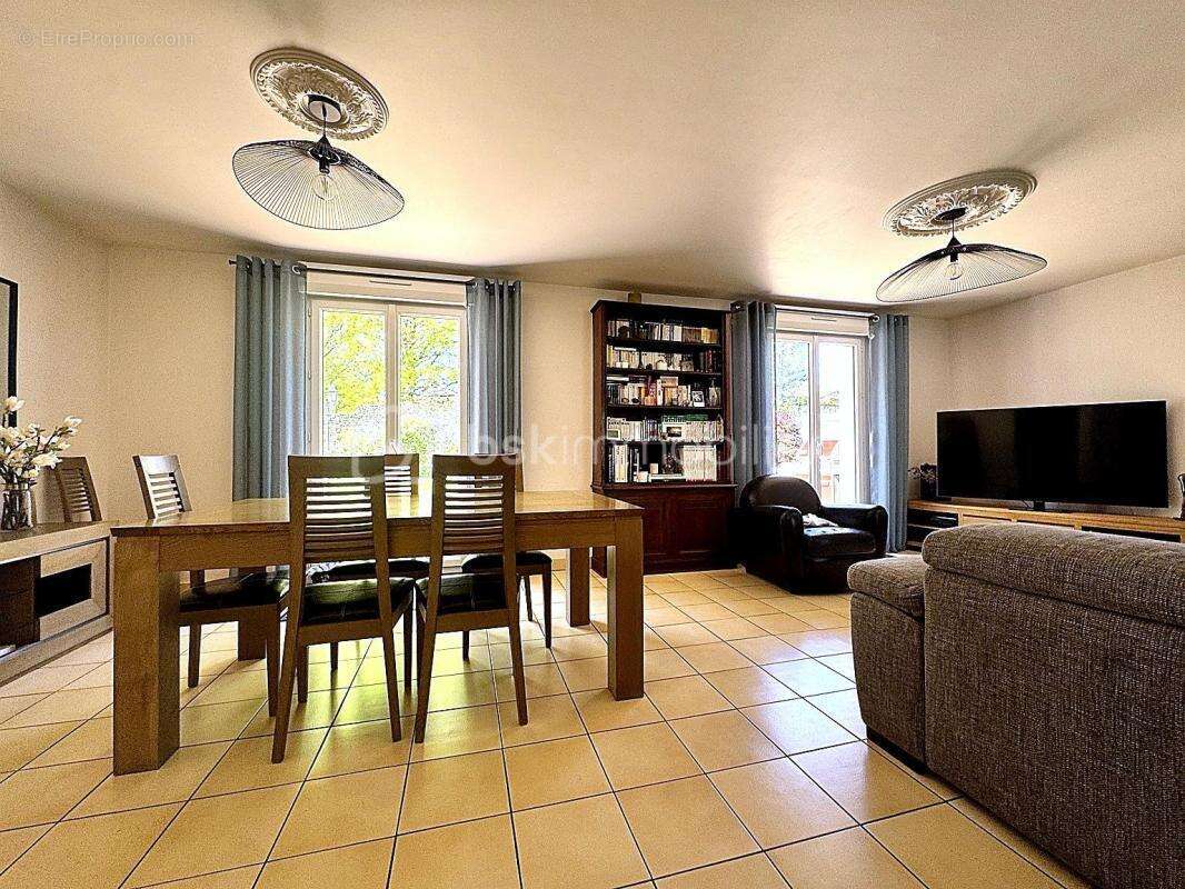 Maison à MAROLLES-EN-HUREPOIX