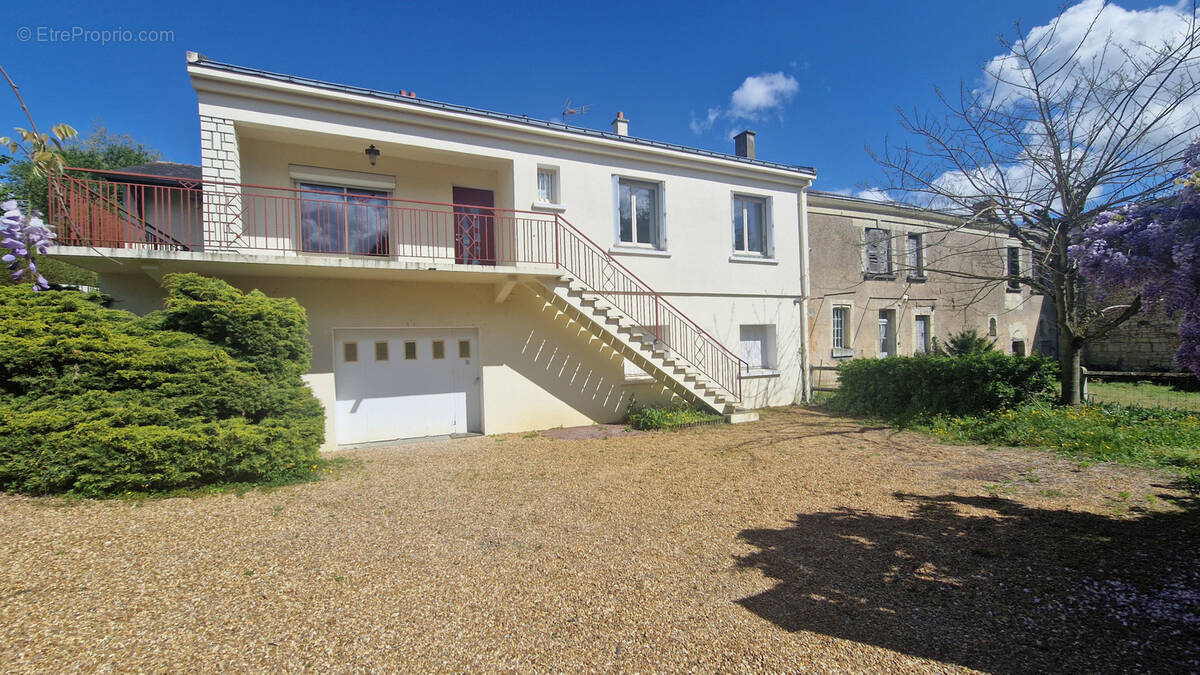 Maison à LE PUY-NOTRE-DAME