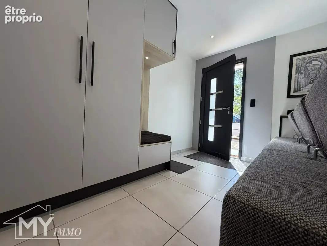 LA FORCE : Maison de 185 m² avec 5 chambres, jardin et piscine. - photo 2