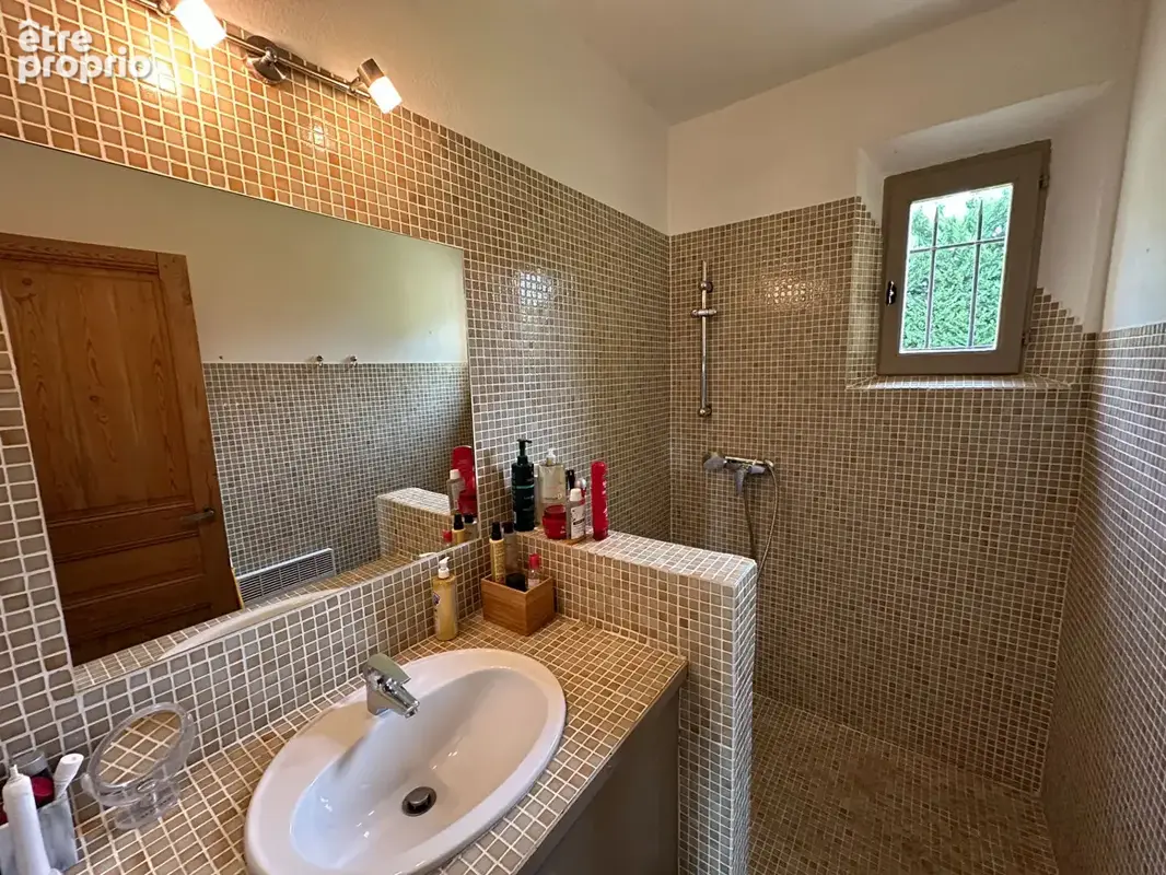 Vente Aix nord  proche Venelles LC Gestion vous propose une maison individuelle traditionnelle de 178m² sur 1800m² de terrain av - photo 6