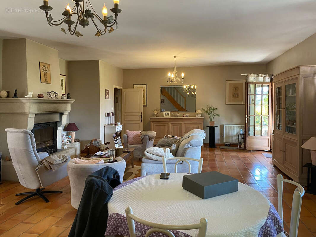 Maison à SAINT-QUENTIN-LA-POTERIE