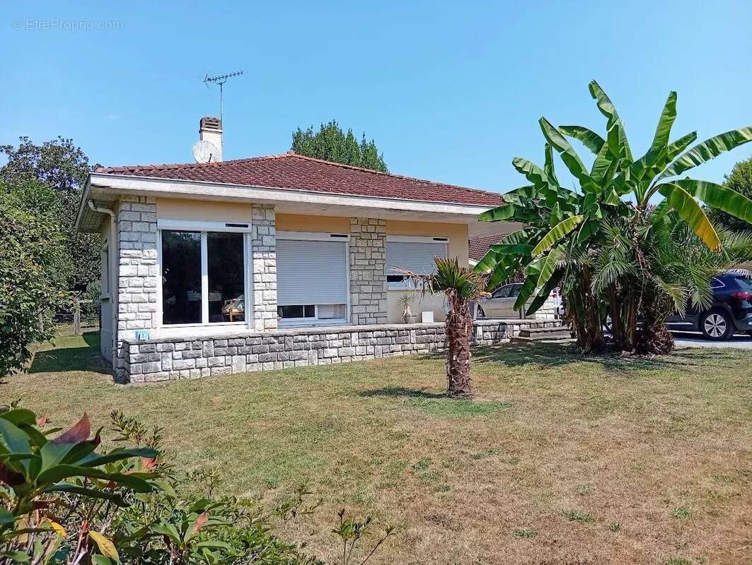 Maison de plain-pied avec trois chambres et agréable jardin - photo 13
