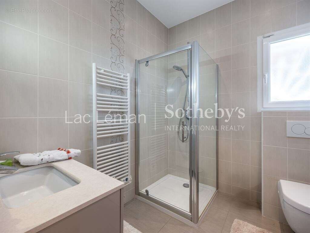 Maison à CHENS-SUR-LEMAN