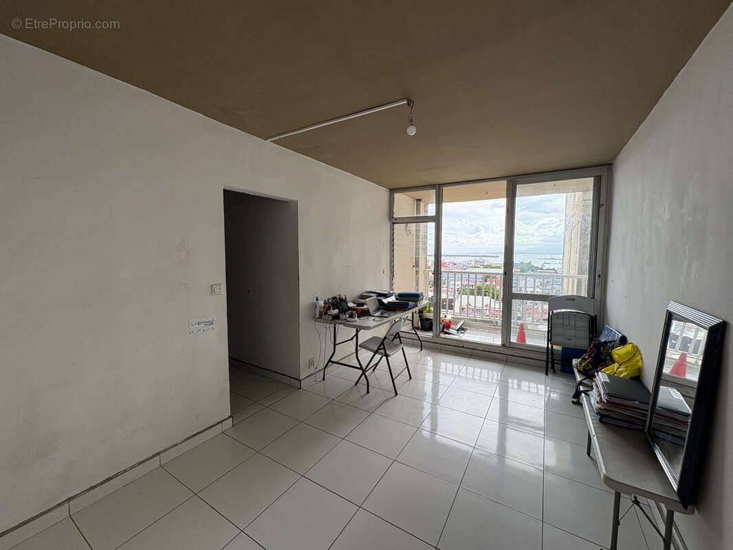 Appartement à POINTE-A-PITRE