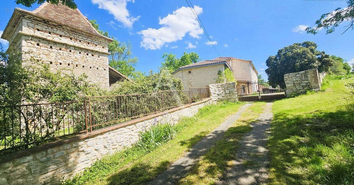 Maison à PUYLAROQUE