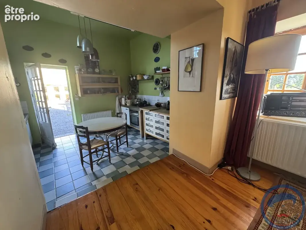 Maison en pierre de 189 M2, un Hangar de 600 m2 ,piscine, sauna au prix de 388 500 FAI. - photo 4