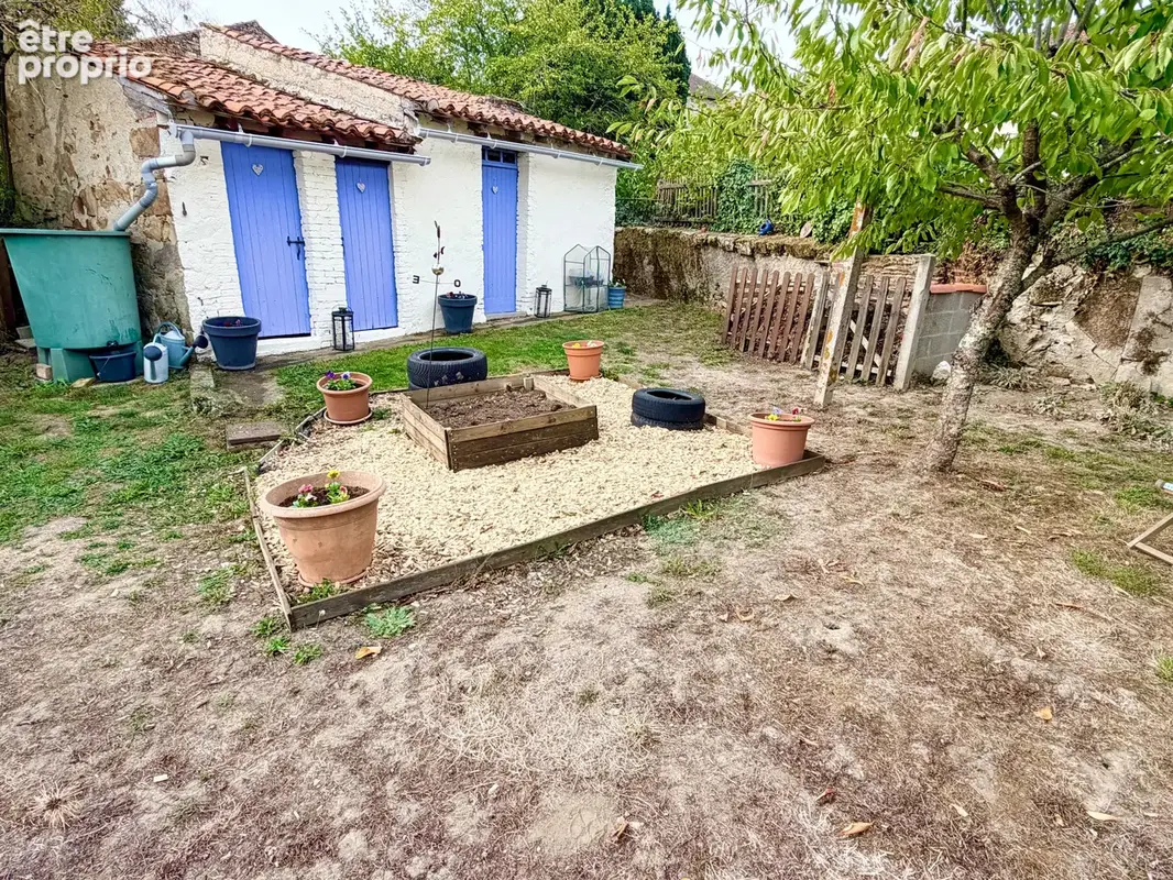 Grande maison rénovée au cœur d'une ville animée dotée d'une gare - photo 14