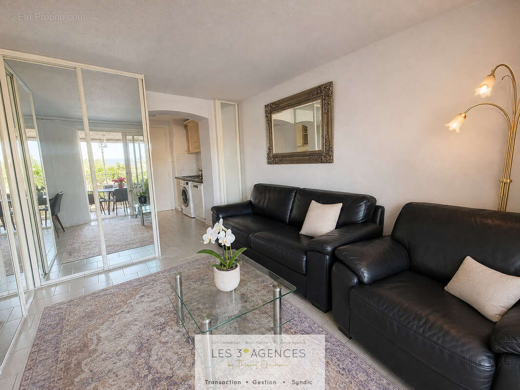 Port cogolin   3 pièces avec terrasse, piscine et vue sur la marina - photo 4