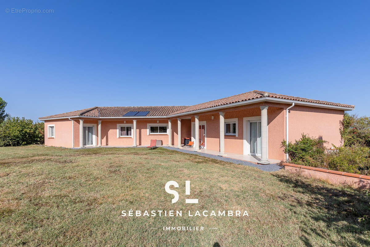 Maison de plain-pied avec piscine, 4 chambres et 3 008 m2 de terrain - photo 2
