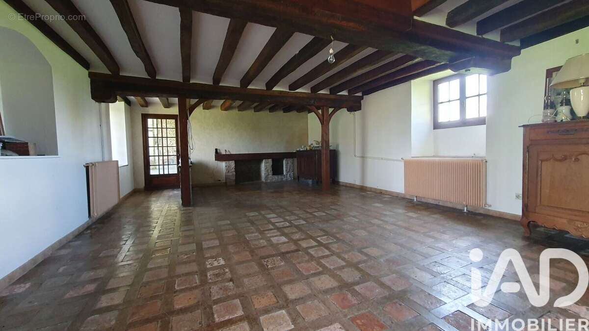 Maison 182 m² à Montreuil-Bellay  - photo 7