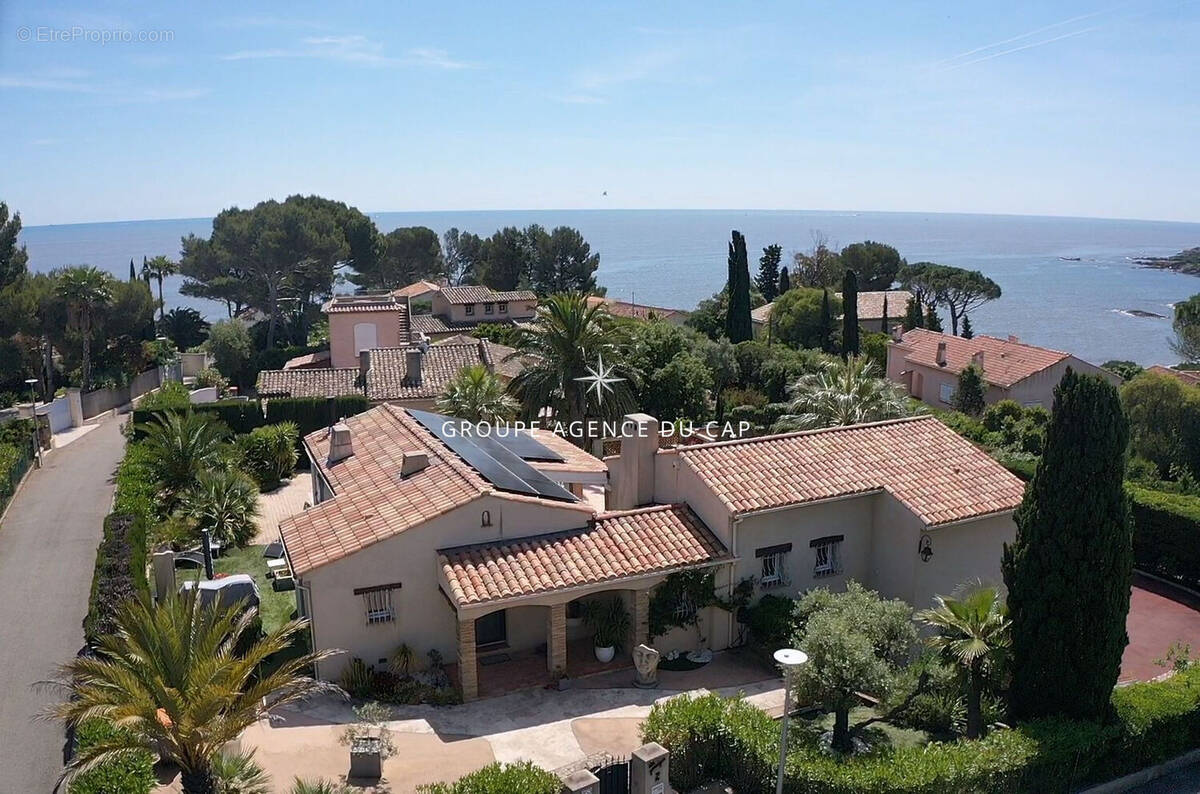 Maison à LES ISSAMBRES