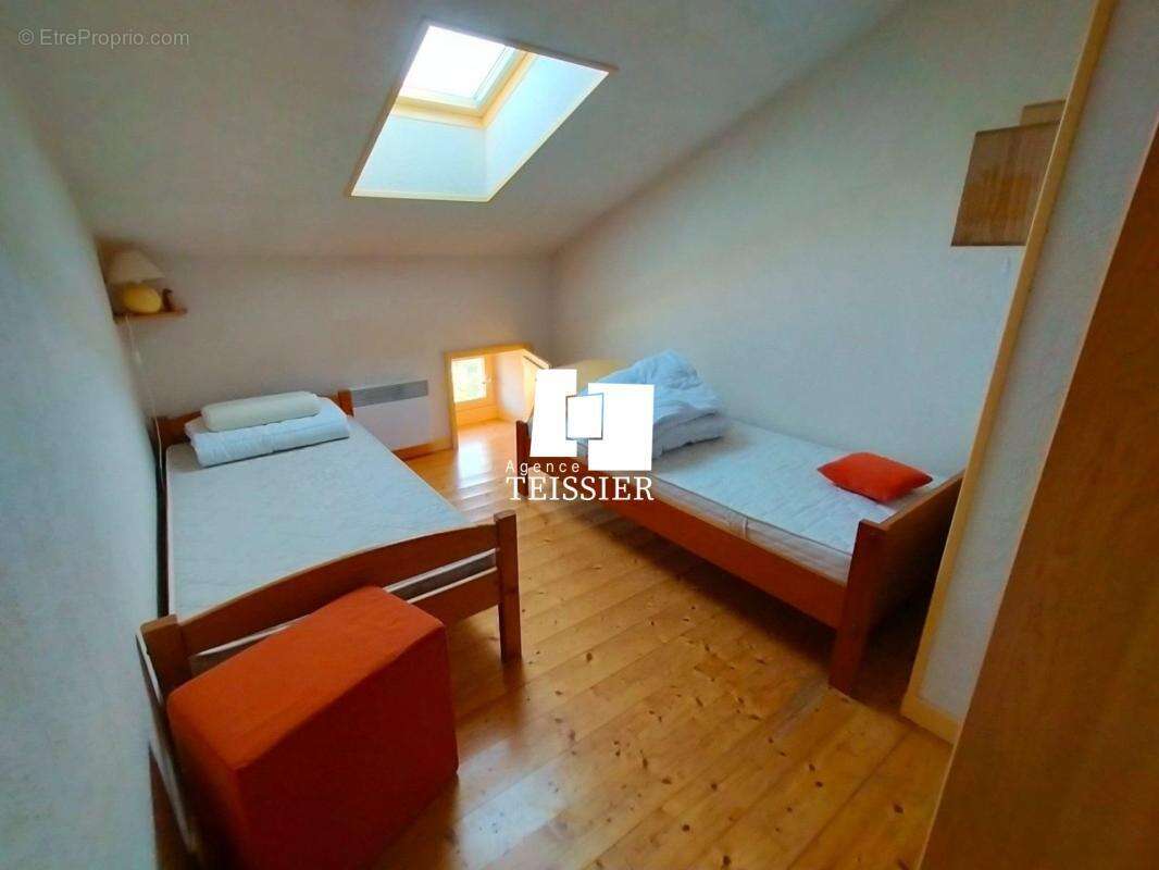 Maison à BERRIAS-ET-CASTELJAU