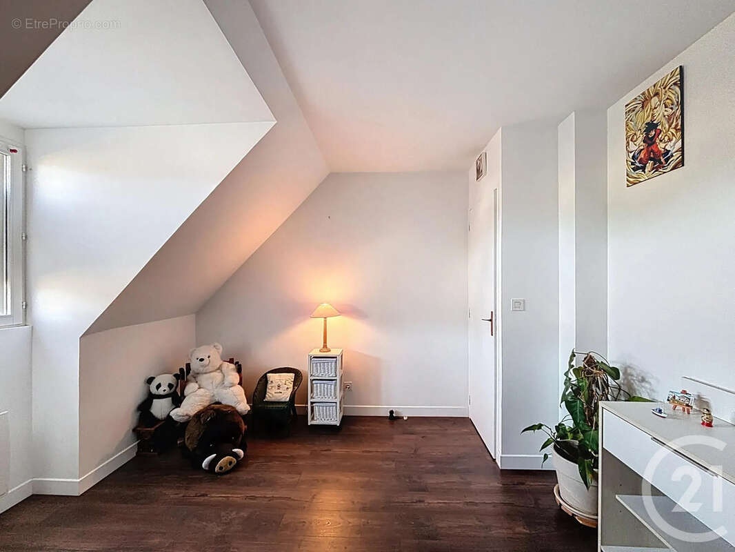 Maison à SAVIGNY-LE-TEMPLE