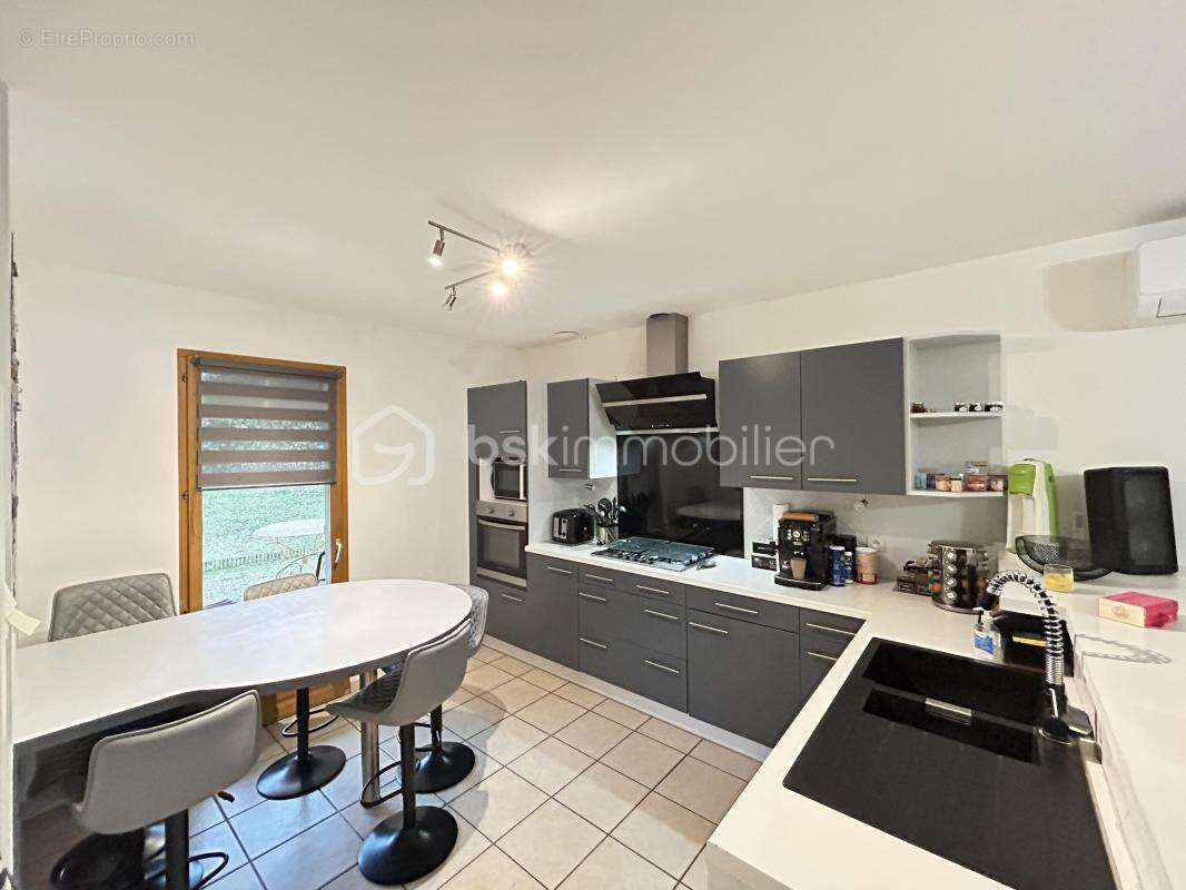 Maison à VILLEFONTAINE