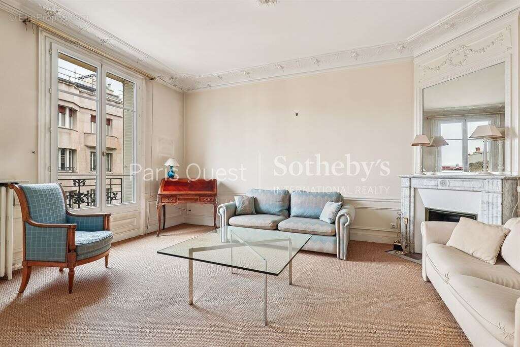 Appartement à NEUILLY-SUR-SEINE