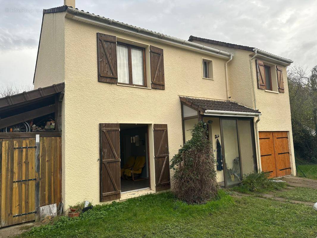 Maison à SAINT-GERMAIN-LES-ARPAJON