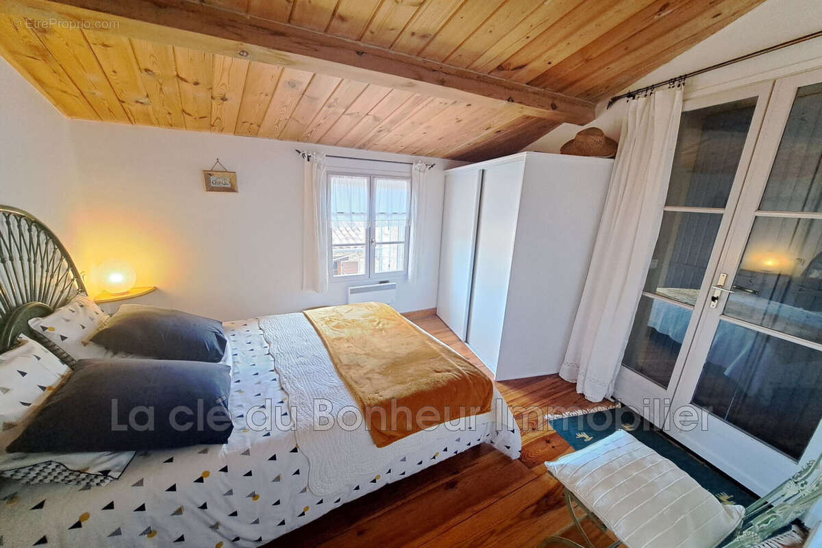 Maison à MONTAGNAC-MONTPEZAT