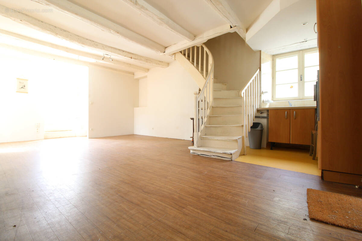 Maison à SAINT-SERNIN-SUR-RANCE