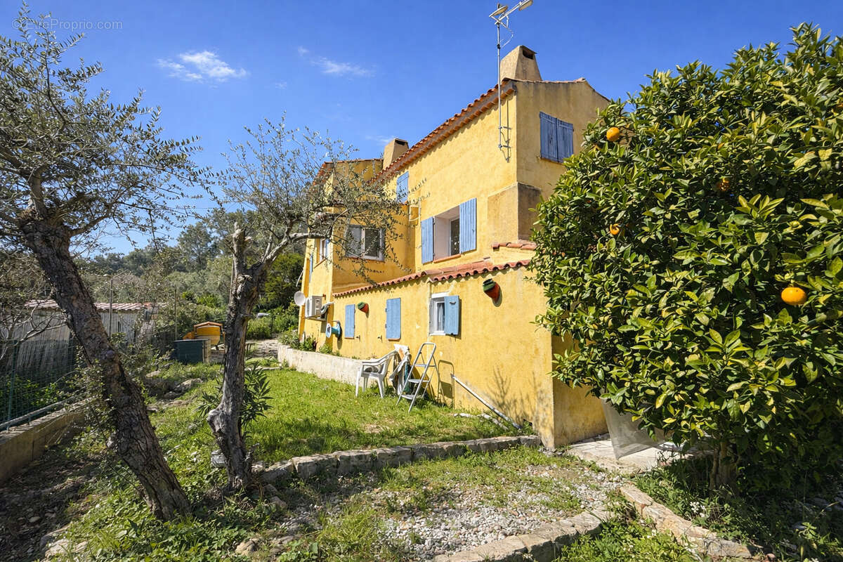 Maison à SOLLIES-TOUCAS