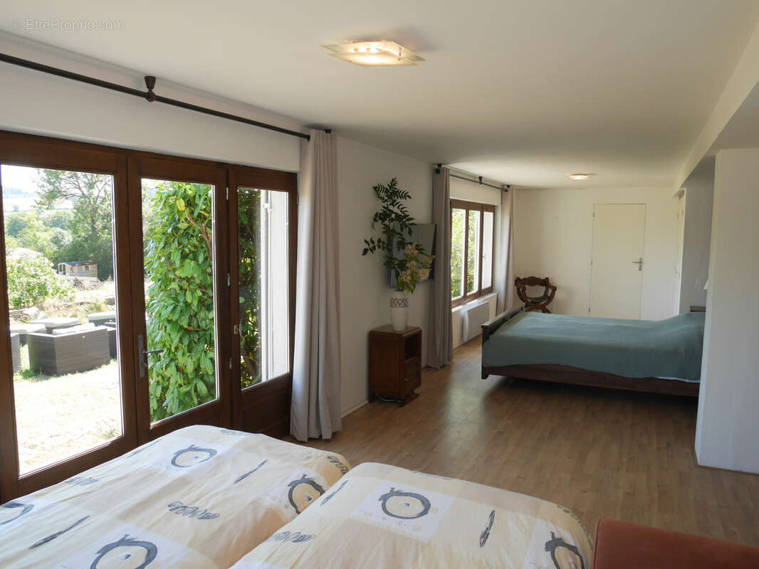 Maison à MONTIGNY-EN-MORVAN