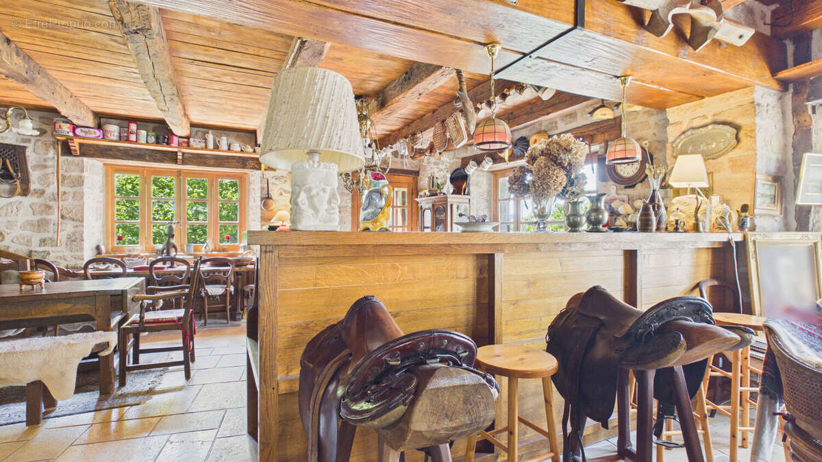 Ensemble en pierre d'exception aux portes de l'Aubrac : 4 maisons restaurées, piscine & patio - photo 9