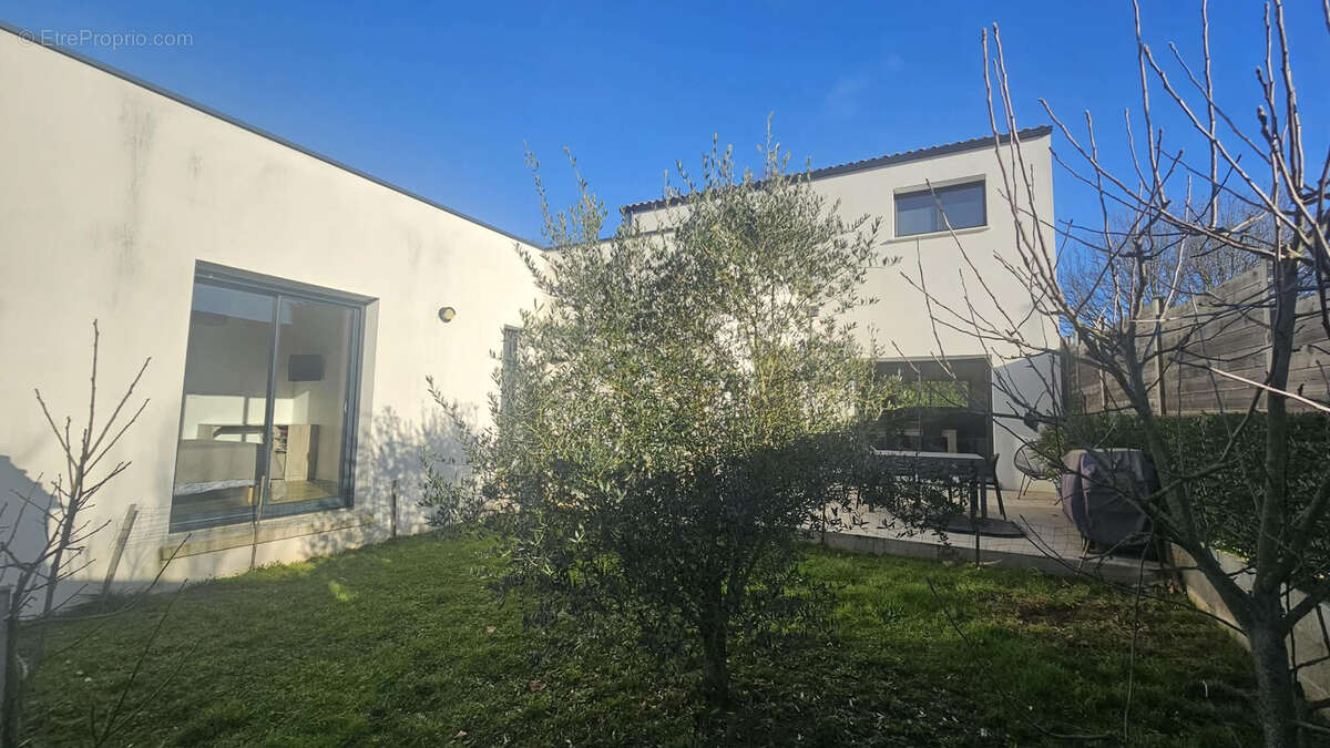 Maison à AIGREFEUILLE-D'AUNIS