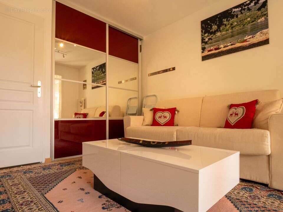 Maison à VETRAZ-MONTHOUX