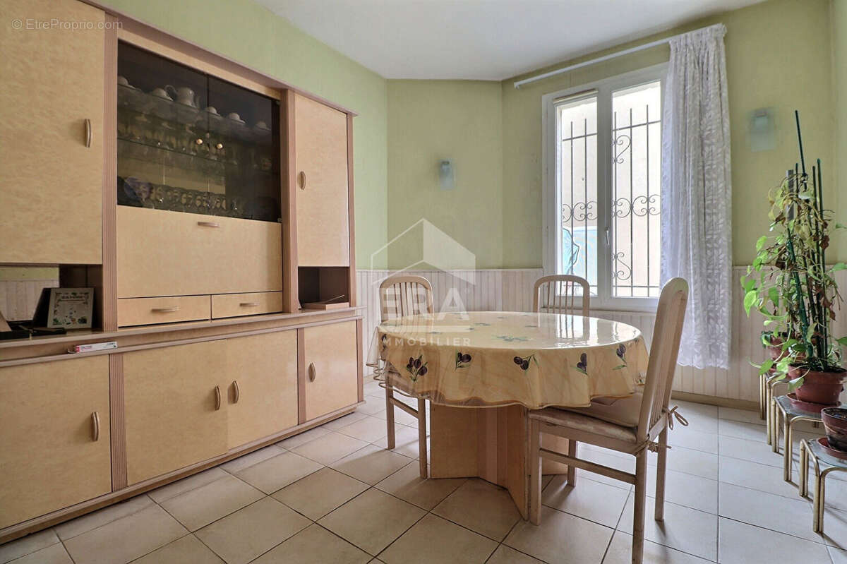 Appartement à AUBERVILLIERS