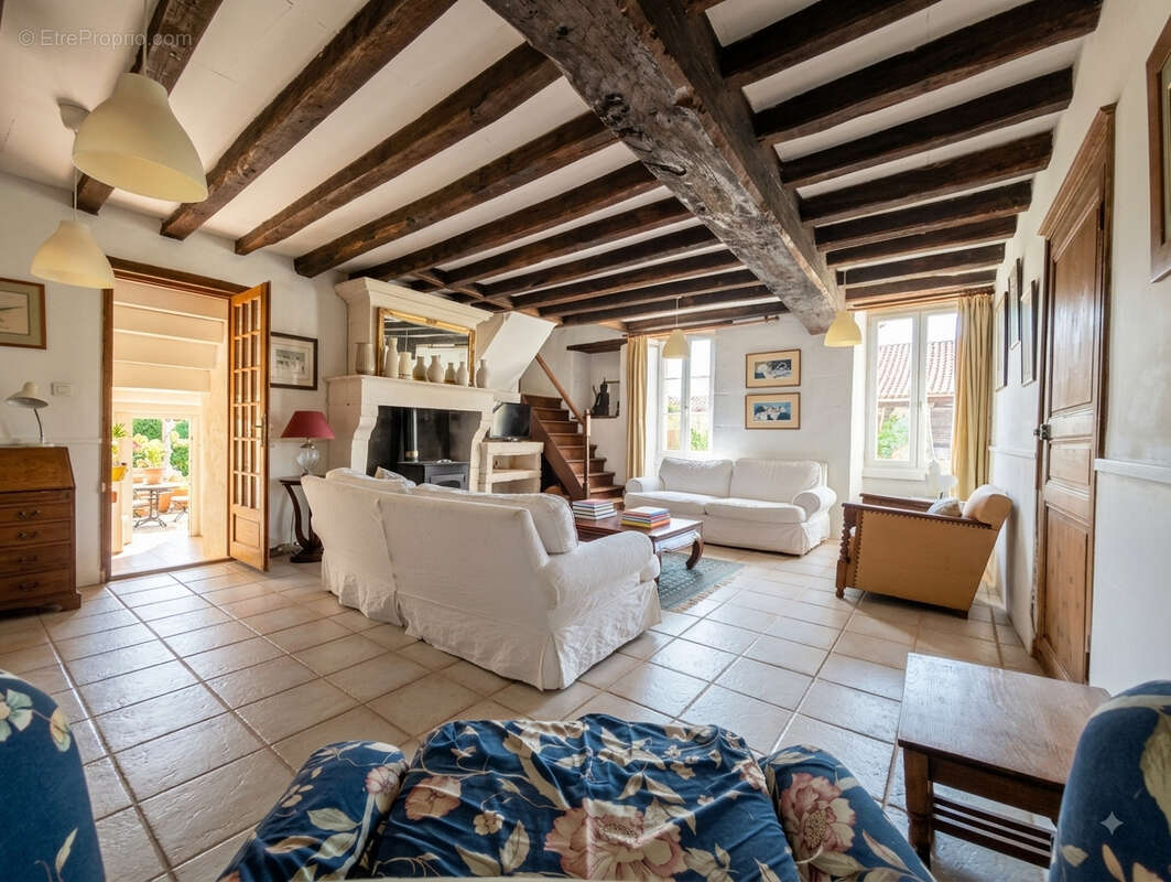 Maison de campagne avec jardin entre Barbezieux et Châteauneuf - photo 3