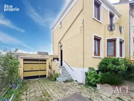 Photo Maison à Montmagny au prix de 262 000€