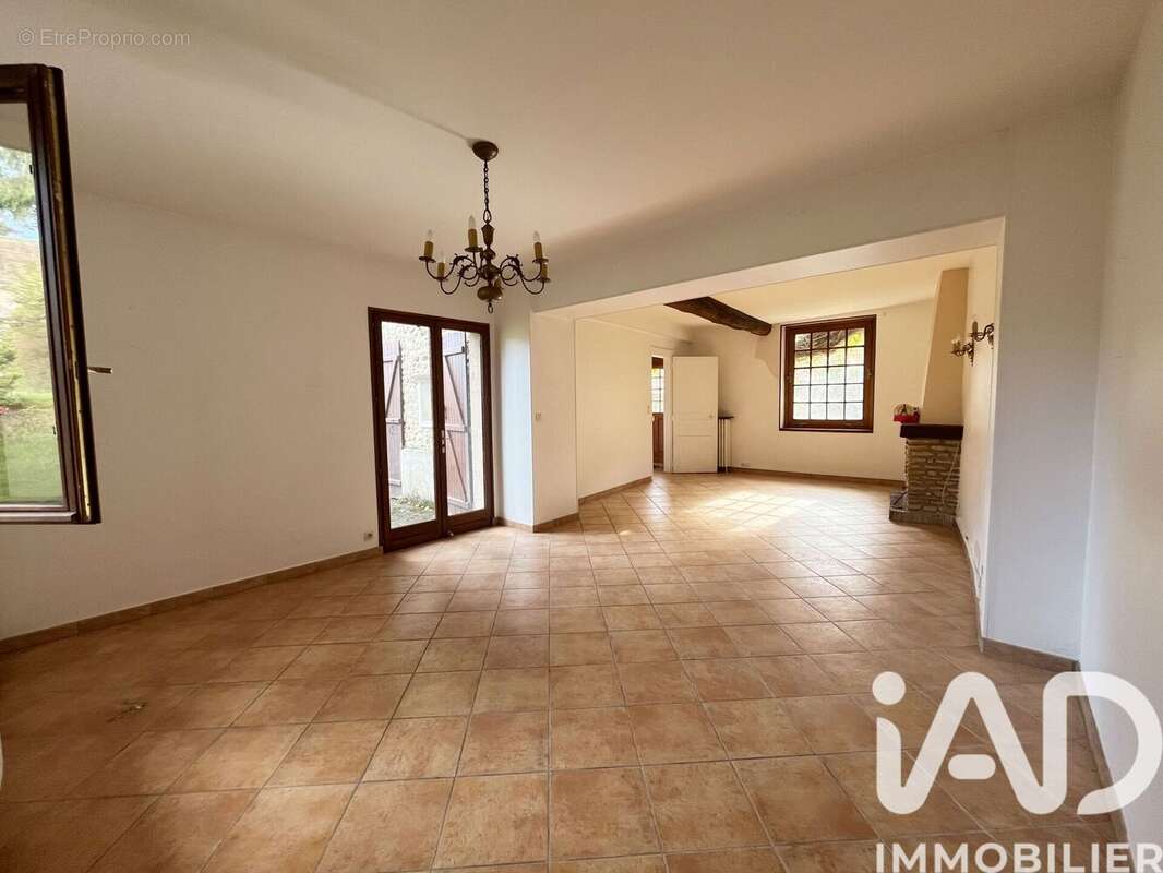 Photo 6 - Maison à MONTJAVOULT