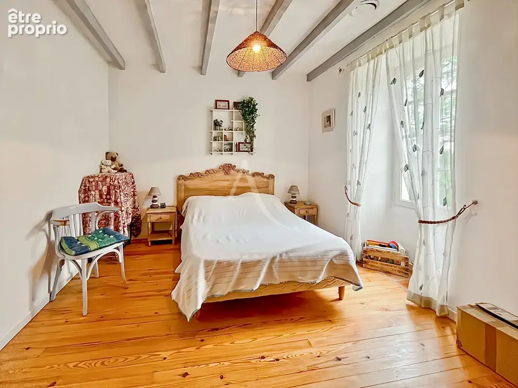 A VENDRE - Superbe maison en pierre avec dépendance et piscine - photo 12