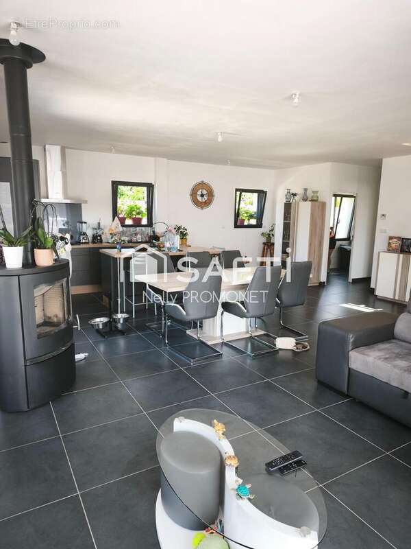 Maison 110 m² à Plougonver  - photo 5