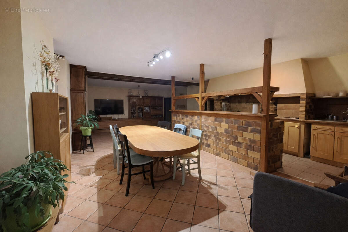 Appartement à BAIGNES-SAINTE-RADEGONDE