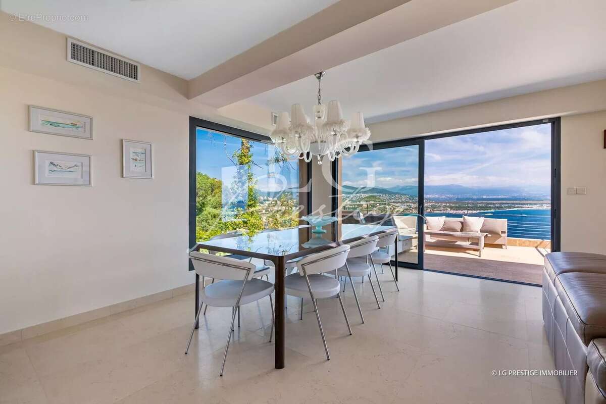 Maison à THEOULE-SUR-MER