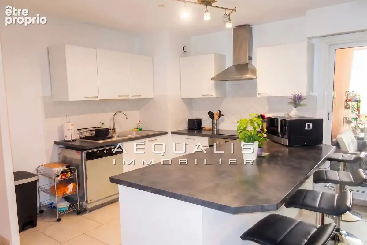 Appartement 94 m² à Saint-Laurent-Du-Var  - photo 3
