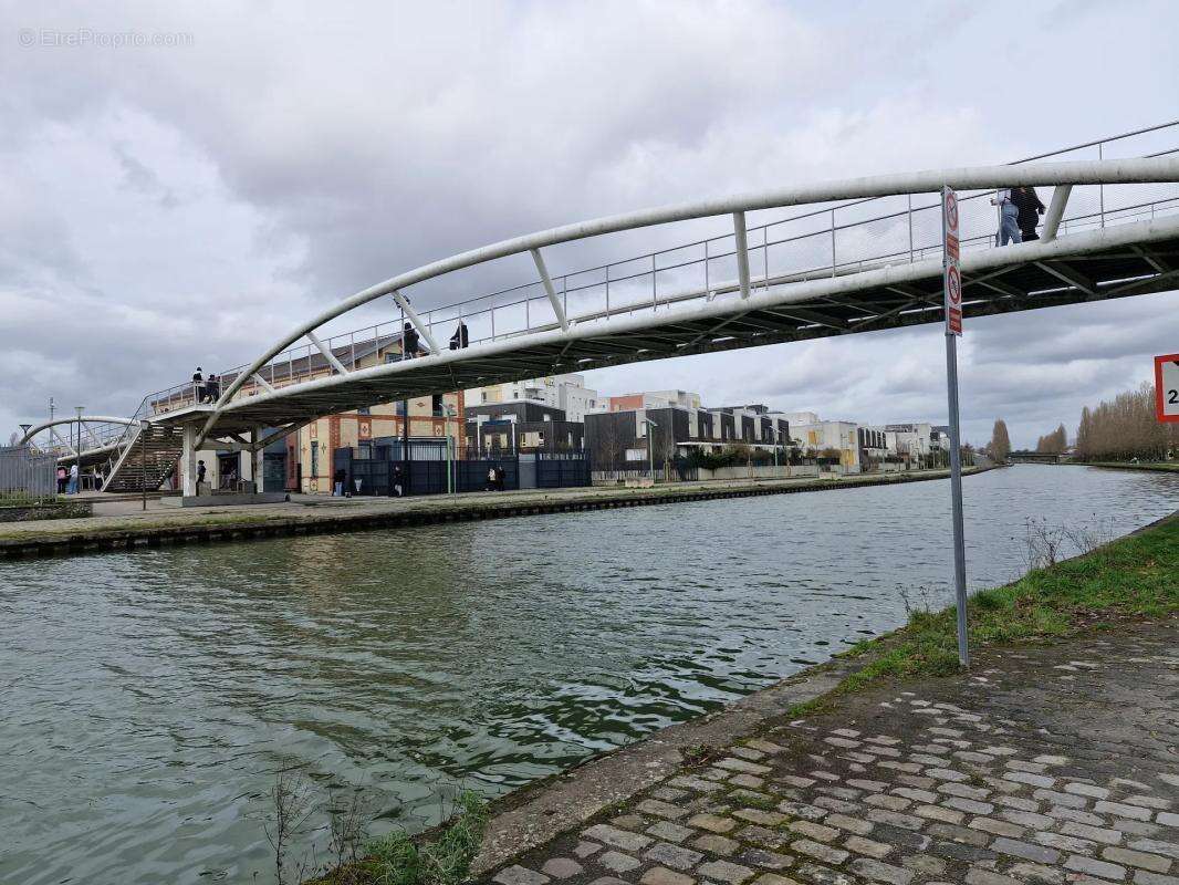 Appartement à LES PAVILLONS-SOUS-BOIS