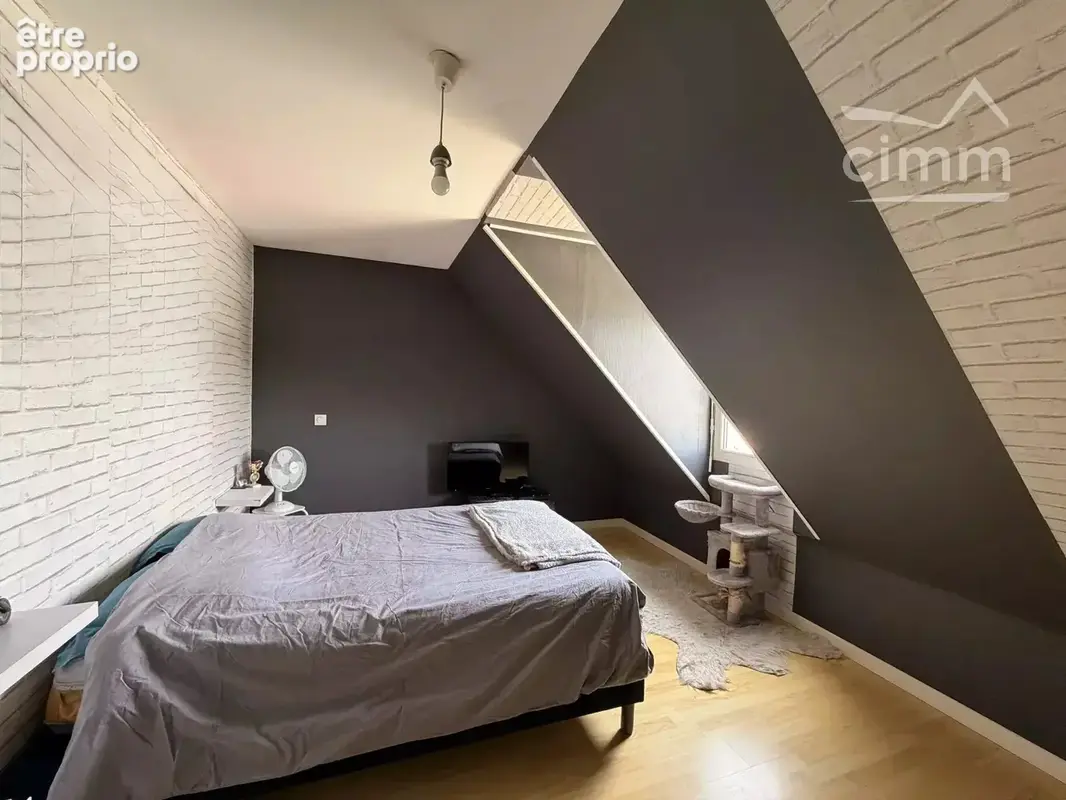 VEUZAIN-SUR-LOIRE — Maison 6 pièces de 120 m² - photo 10