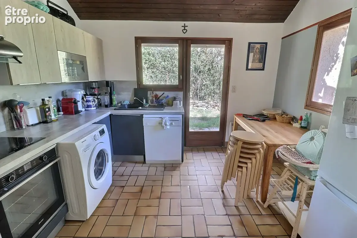 Maison à vendre à Villeneuve - 6 chambres, piscine, grand terrain - photo 12