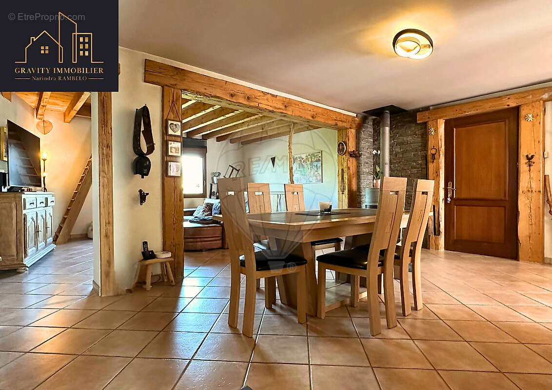 Maison à SCIENTRIER