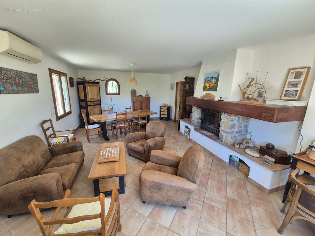 Maison à SOLLIES-PONT