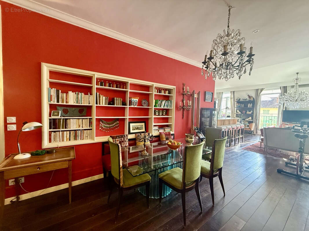 Appartement à MARSEILLE-1E