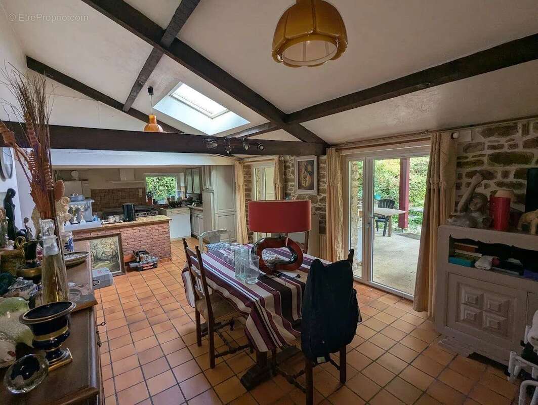 Maison à SAINT-SERVANT