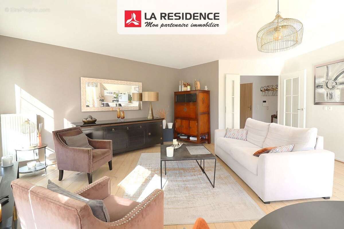 Appartement 99 m² à Fontenay-Le-Fleury  - photo 5